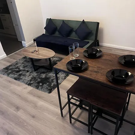 Central 4 Bedroom House In The Heart Of Birmingham City With Free Parking, And Sleeps Up To 8! Exterior photo