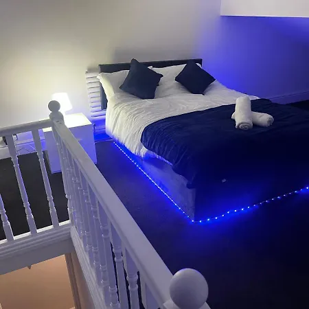 Central 4 Bedroom House In The Heart Of Birmingham City With Free Parking, And Sleeps Up To 8! Exterior photo