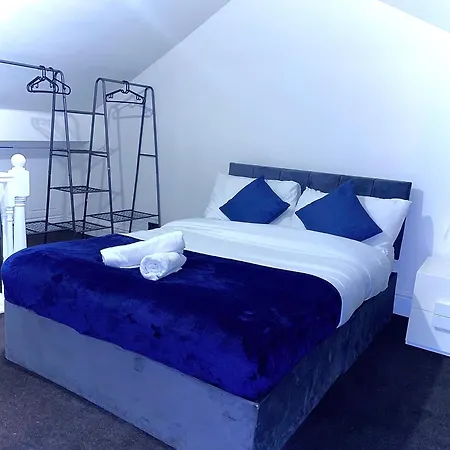 Central 4 Bedroom House In The Heart Of Birmingham City With Free Parking, And Sleeps Up To 8! Exterior photo